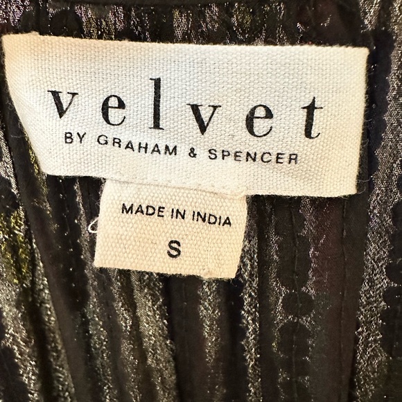 Velvet by Graham & Spencer sequin top size small - Picture 2 of 3